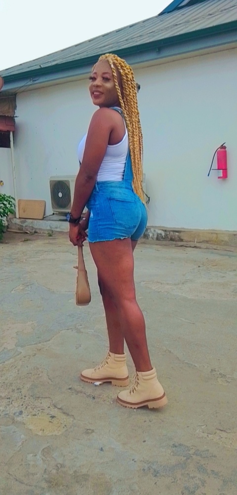 Favor lee🇬🇭